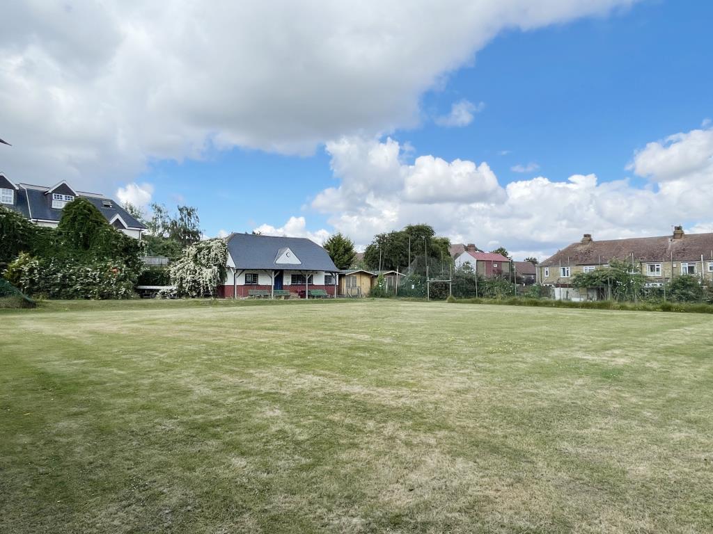 Lot: 44 - VALUABLE LAND WITH PLANNING FOR SEVEN NEW HOMES -